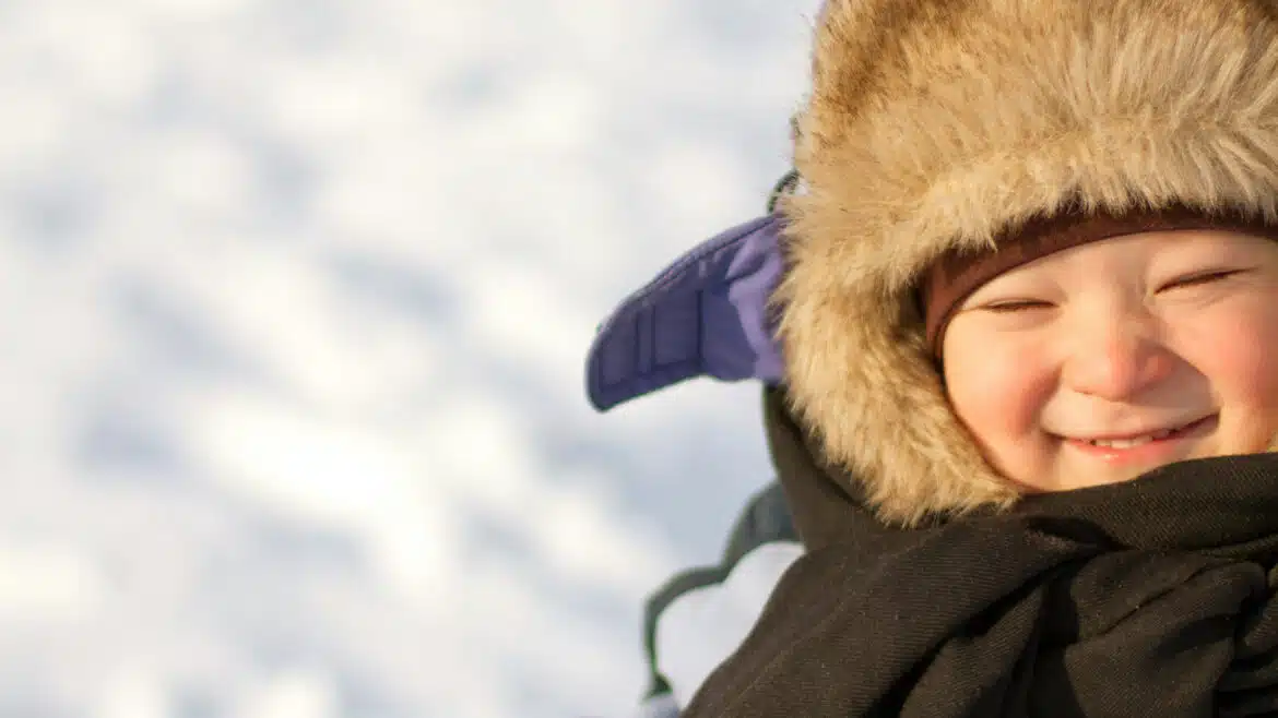 Les lunettes de soleil pour bébé : un accessoire indispensable même en hiver